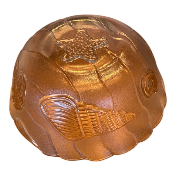 Beautiful glass seashell bowl. EUC - Picture 10 of 13